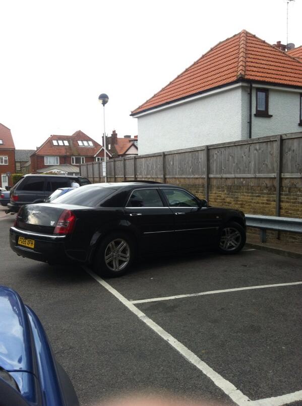 FG55 XFH displaying Inconsiderate Parking