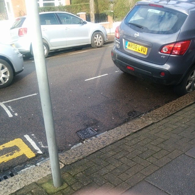 WR08 LVU displaying Inconsiderate Parking