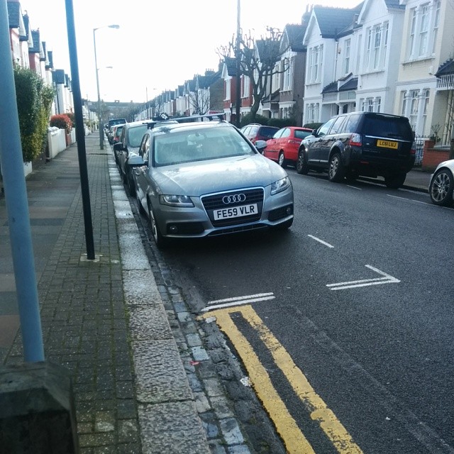 FE59 VLR displaying Inconsiderate Parking