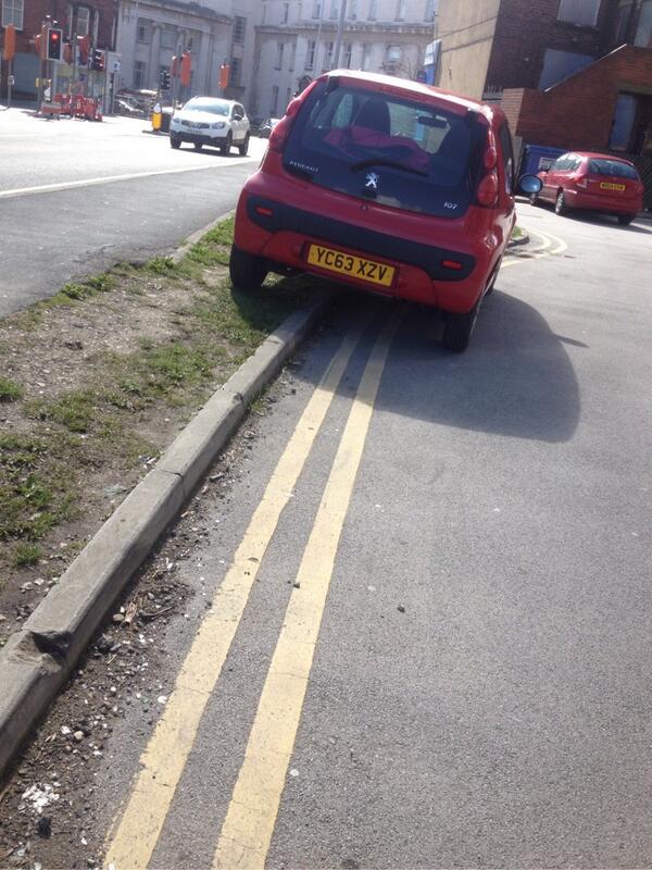 YC63 XZV displaying Inconsiderate Parking