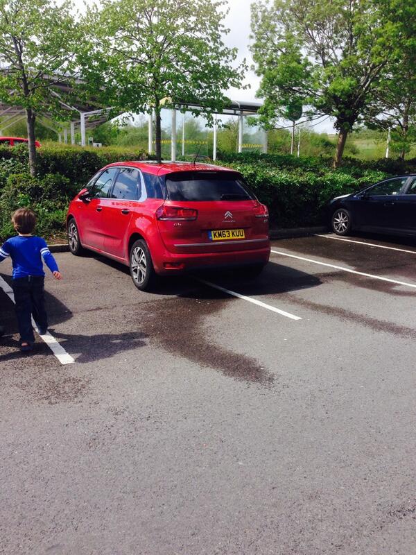 KM63 KUU displaying crap parking
