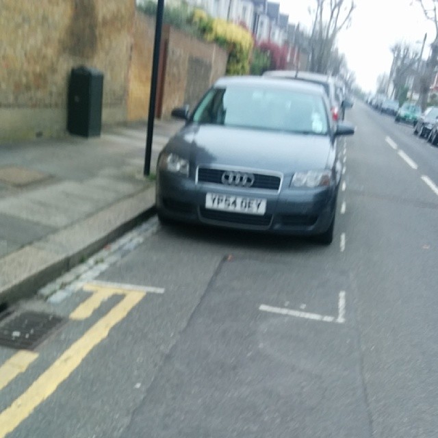 YP54 OEY displaying Selfish Parking