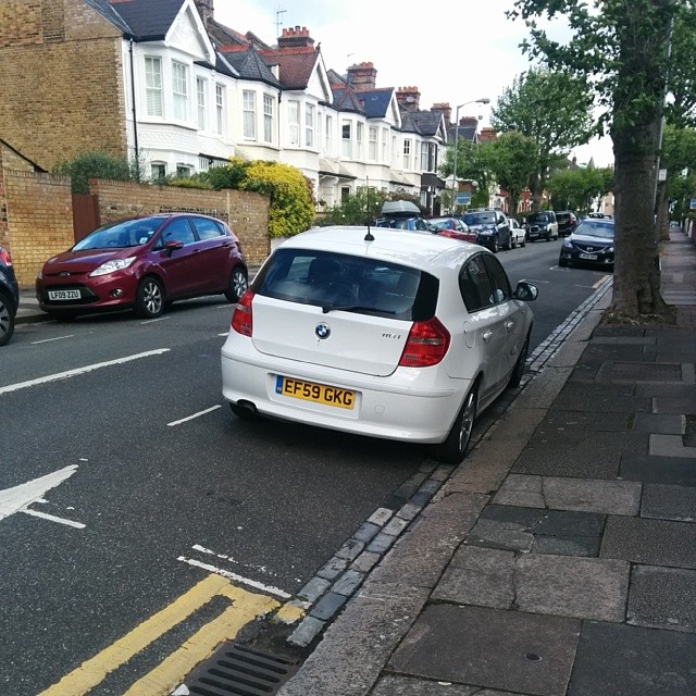 EF59 GKG displaying Inconsiderate Parking