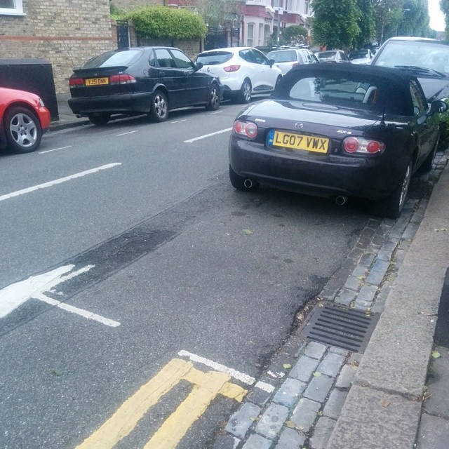 NG07 VMX displaying Inconsiderate Parking