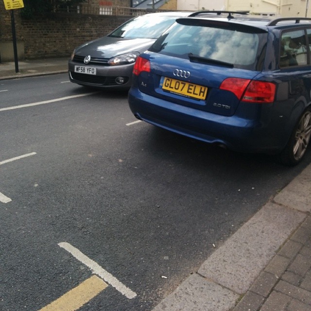 GL07 ELH displaying crap parking