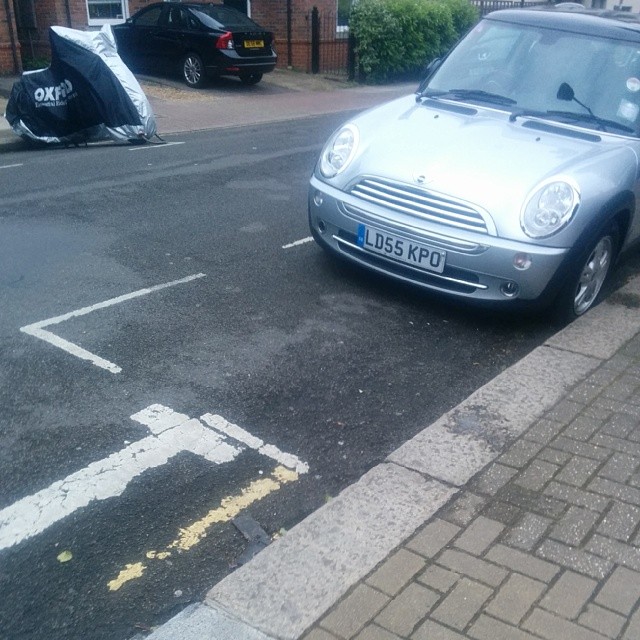 LD55 KPO displaying Inconsiderate Parking