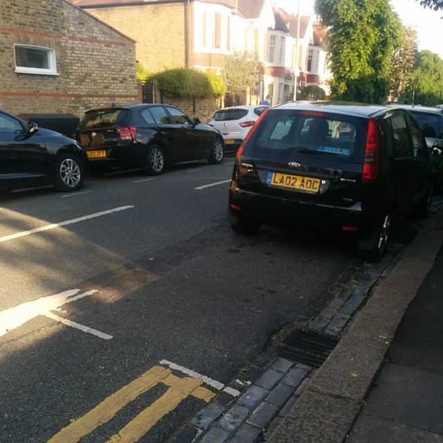 LA02 AOC displaying Inconsiderate Parking