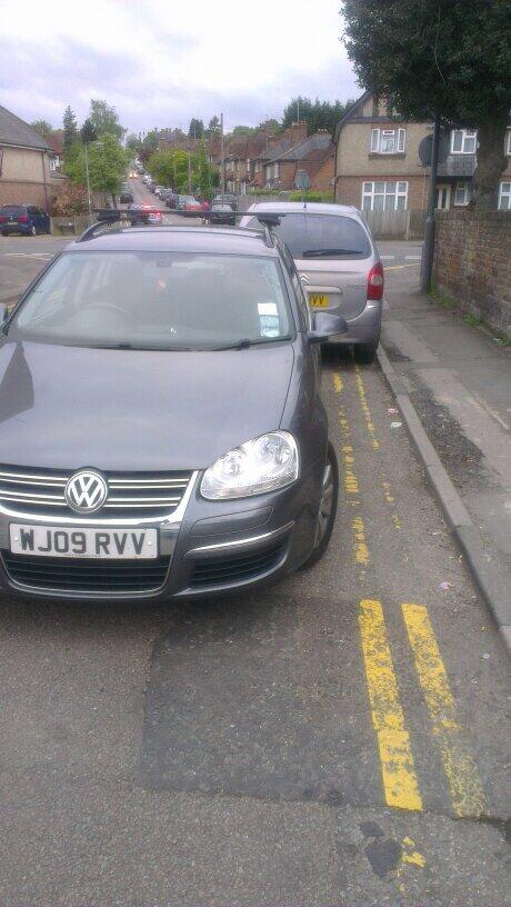 WJ09 RVV is a crap parker