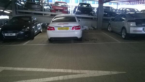OY60 AXZ displaying Inconsiderate Parking