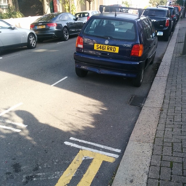 S461 RRD displaying Inconsiderate Parking