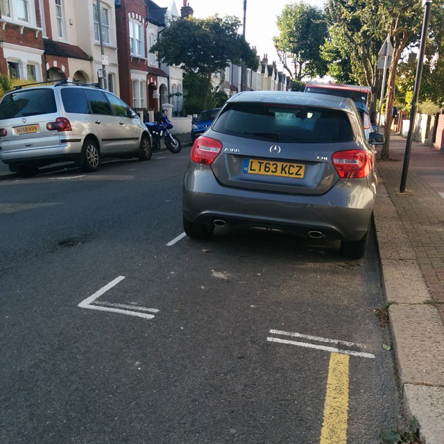 LT63 KCZ displaying Inconsiderate Parking