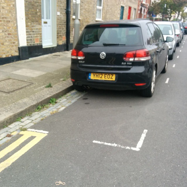 YH12 EOZ displaying Inconsiderate Parking