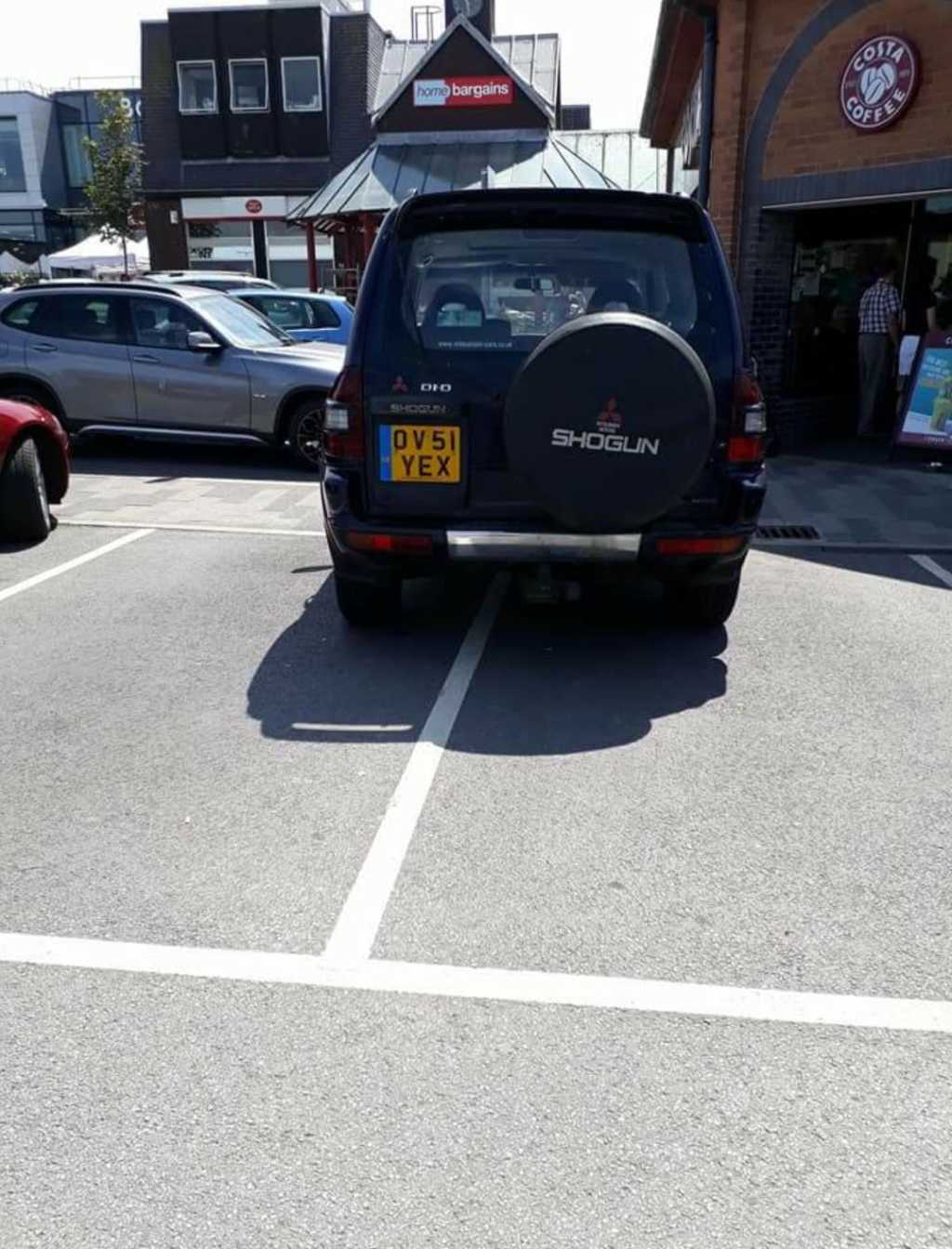 DV51 YEX displaying Selfish Parking