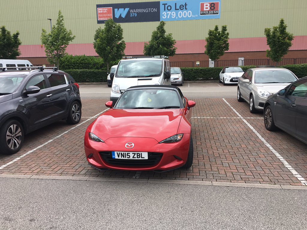VN15 ZBL displaying Inconsiderate Parking