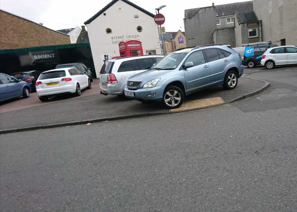 SJ53 DDV displaying Inconsiderate Parking