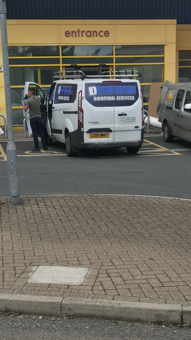 CX15 WMY displaying Inconsiderate Parking