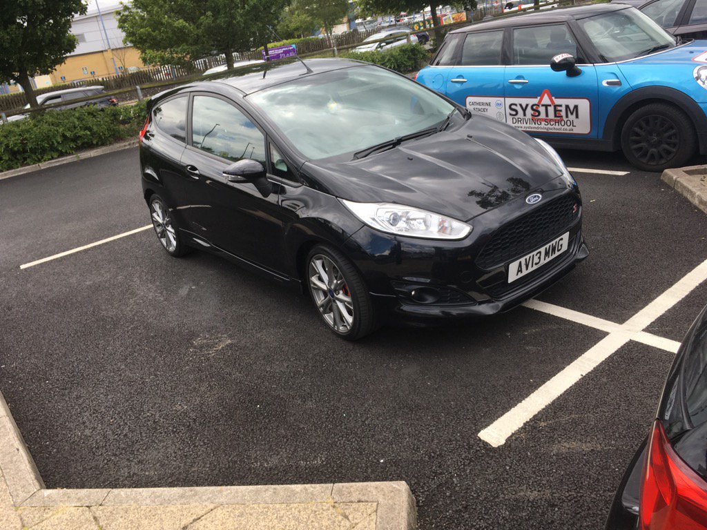 AV13 MWG is a crap parker