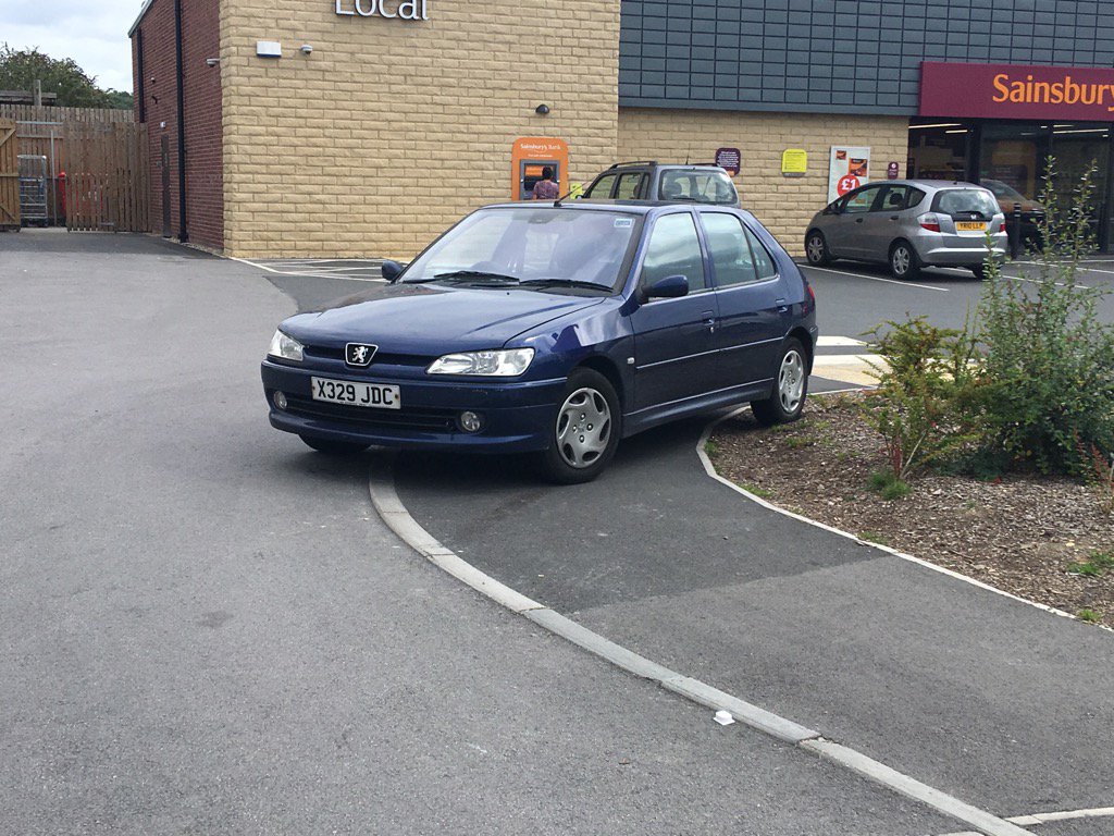 X329 JDC displaying Inconsiderate Parking