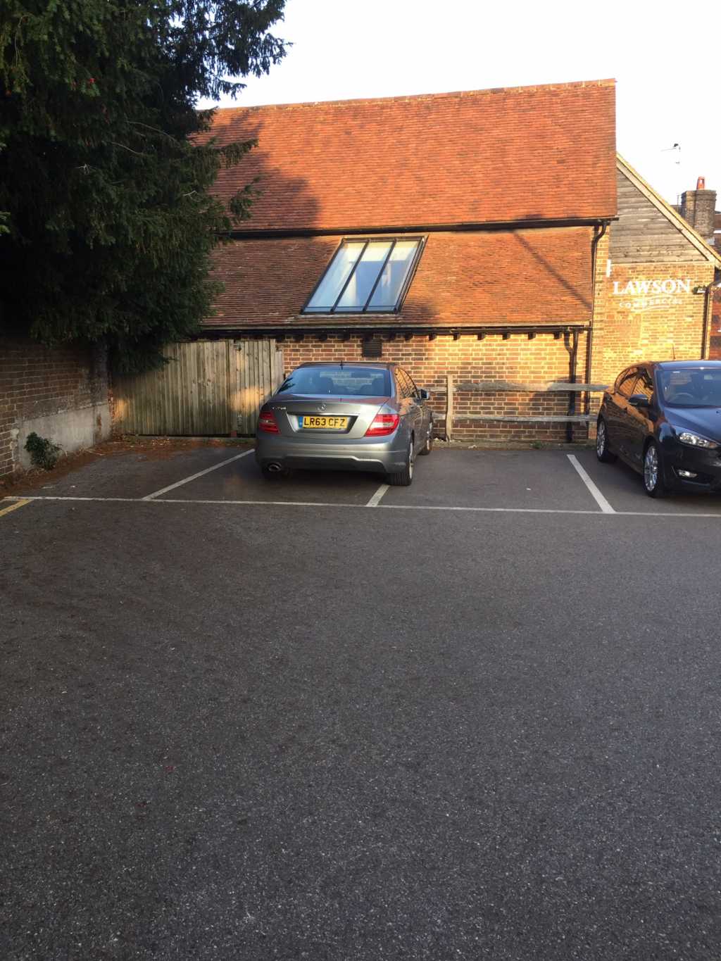 LR63 CFZ is a crap parker