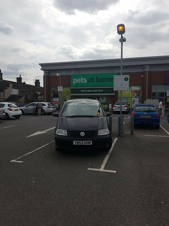 YW53 UHM displaying Inconsiderate Parking