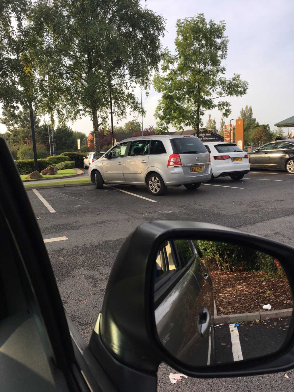 DS62 KTT displaying Inconsiderate Parking