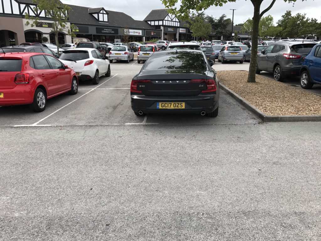 GC17 OZS displaying Inconsiderate Parking