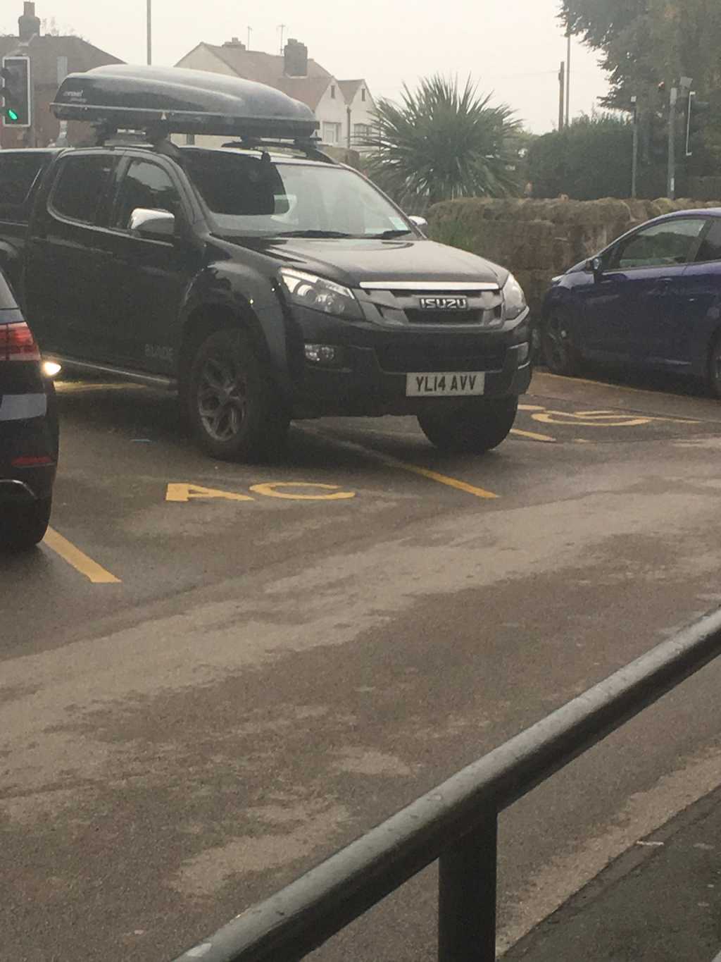 YL14 AVV is a crap parker