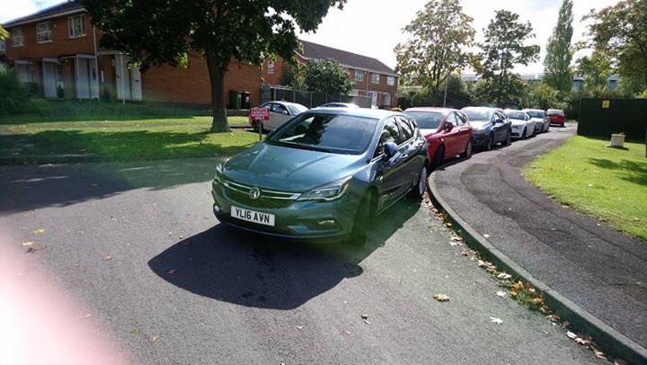 YL16 AVN displaying Inconsiderate Parking