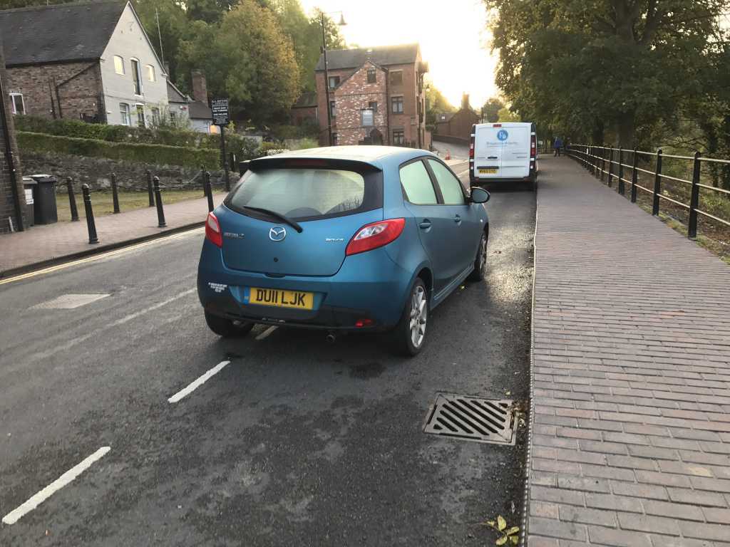DU11 LJK is a crap parker