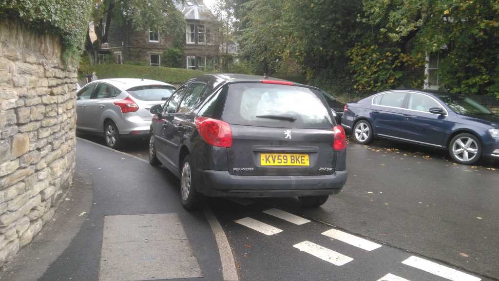 KV59 BKE is an Inconsiderate Parker