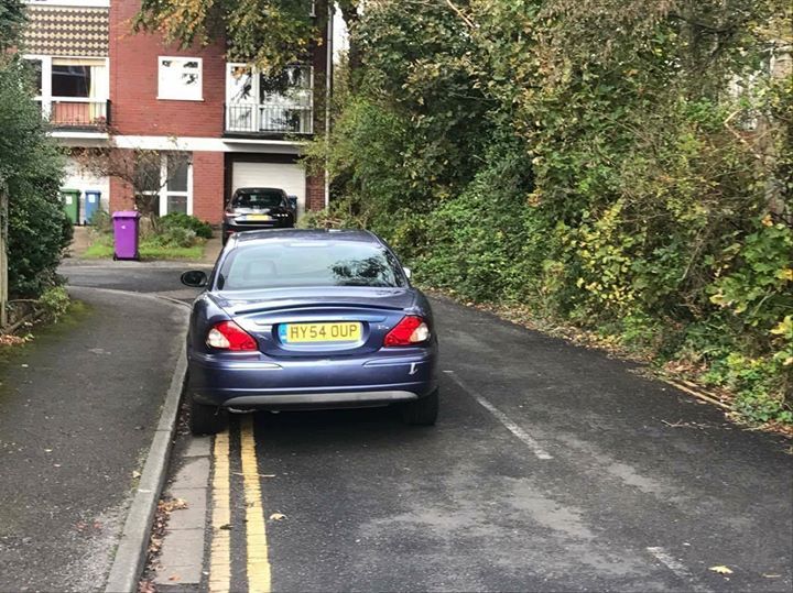 RY54 OUP displaying crap parking