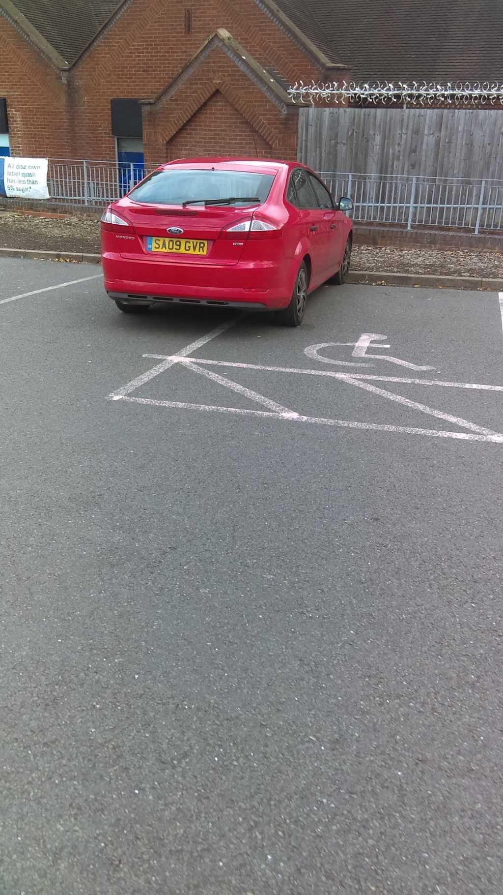 SA09 GVR displaying Inconsiderate Parking