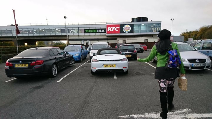 LO17 ZHG displaying Selfish Parking