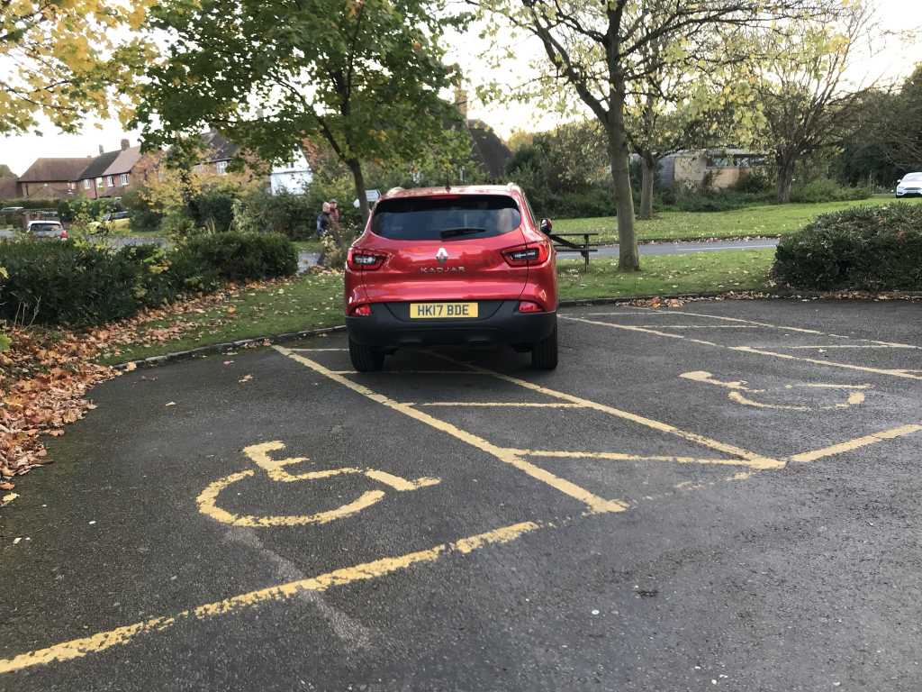 HK17 BDE displaying Inconsiderate Parking