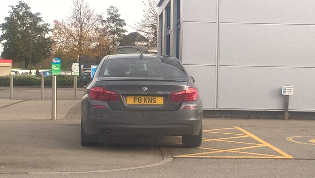 P8 KNS displaying Inconsiderate Parking