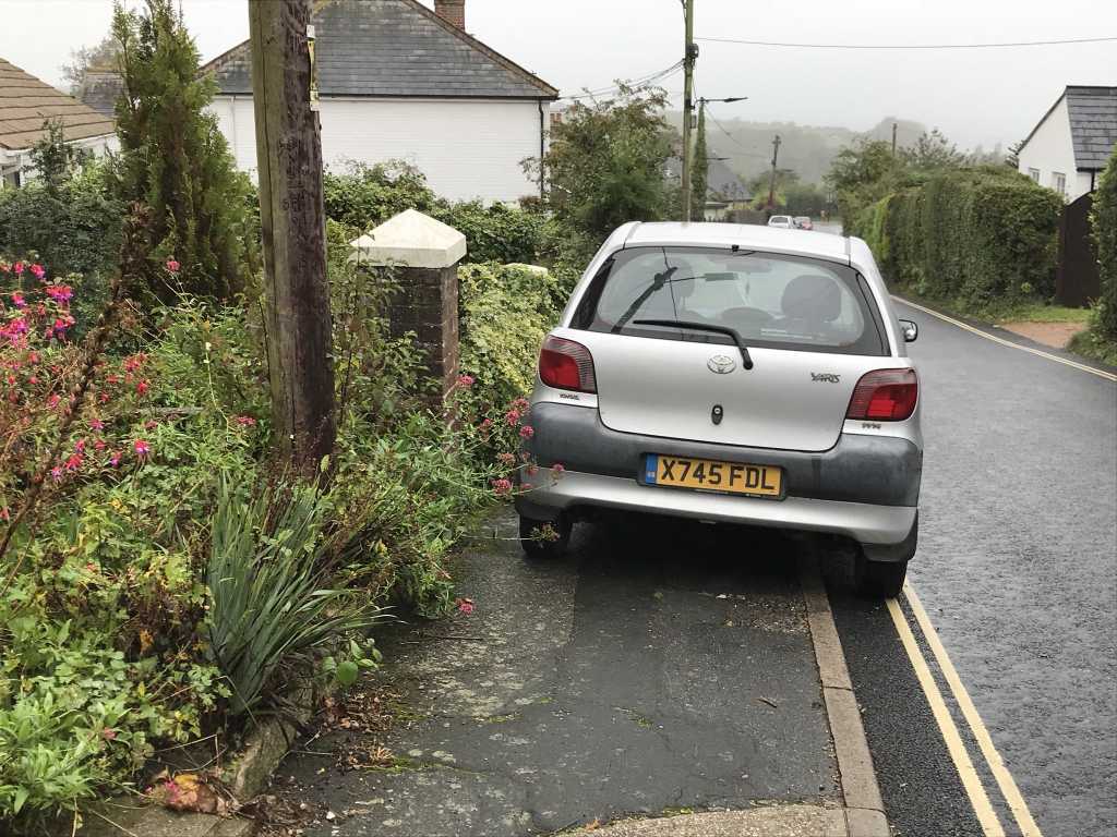 X745 XDL displaying Inconsiderate Parking