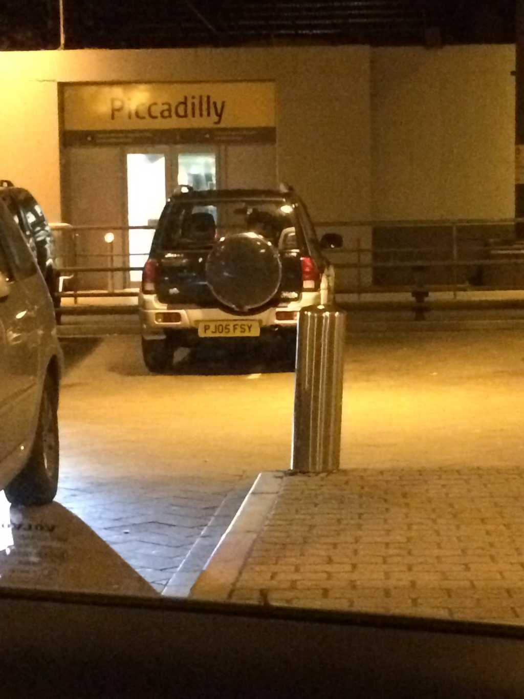 PJ05 FSY is a crap parker