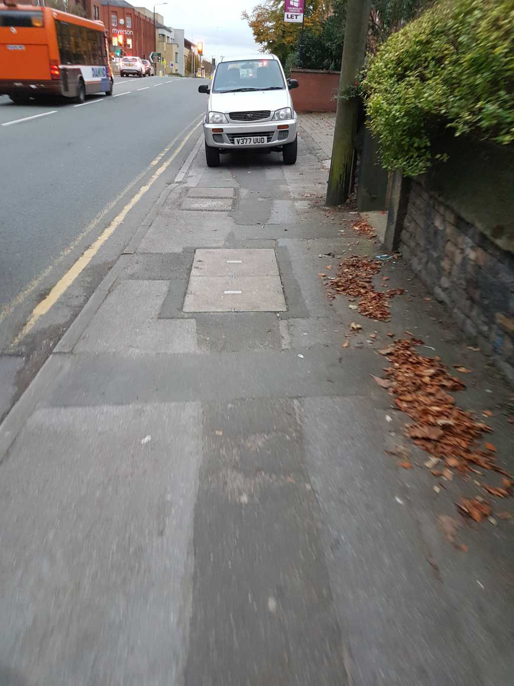 V377 UUD displaying Inconsiderate Parking