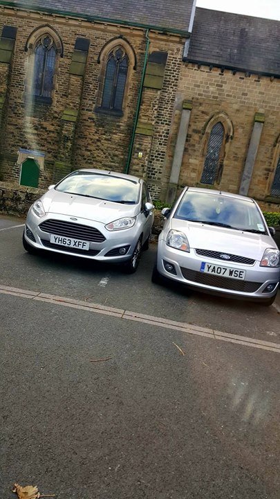 YH63 XFF displaying Inconsiderate Parking