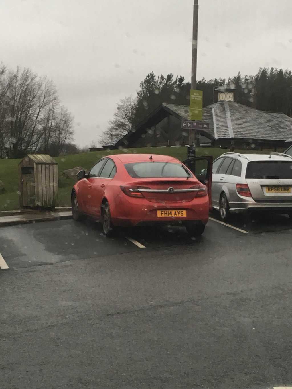 FH14 AYS displaying Inconsiderate Parking
