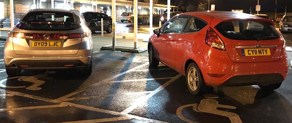 DY09 LJC displaying Inconsiderate Parking