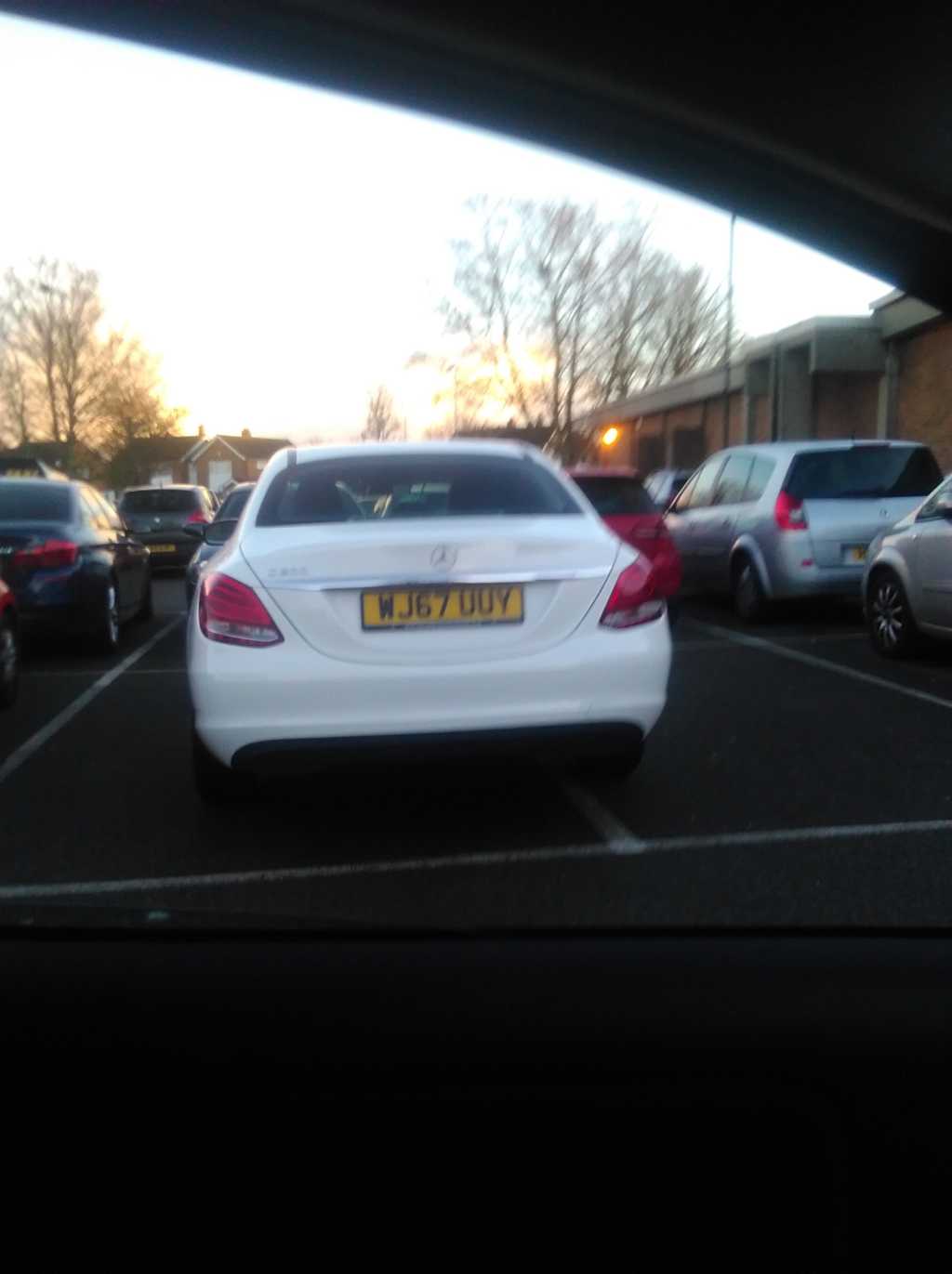 WJ67UUY is a crap parker