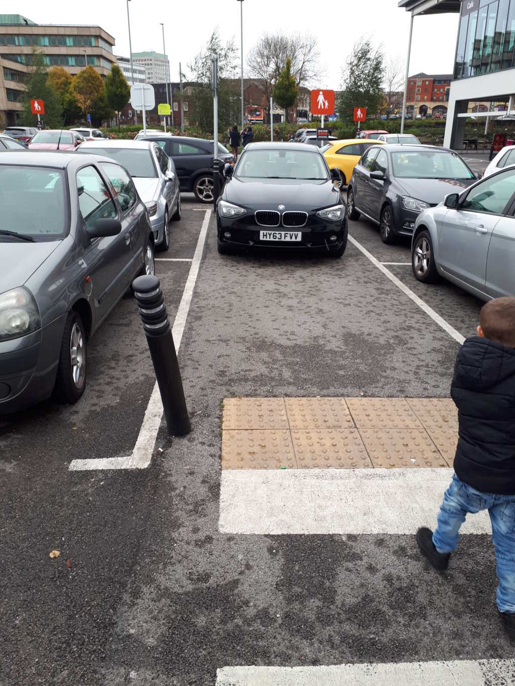 HY63 FVV displaying Selfish Parking