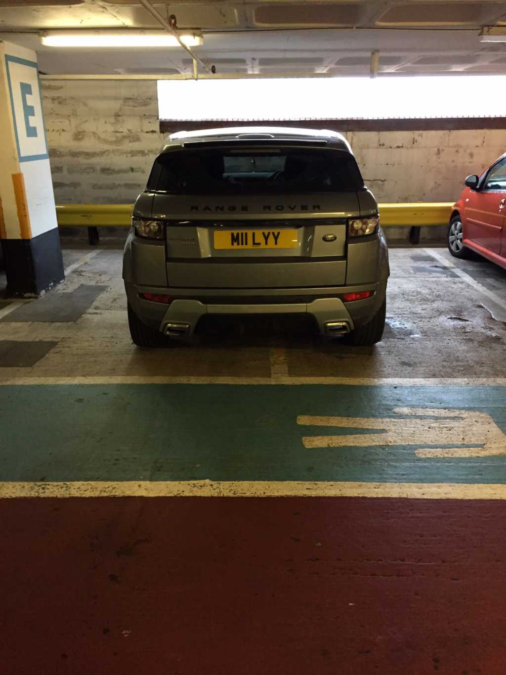 M11 LYY displaying crap parking