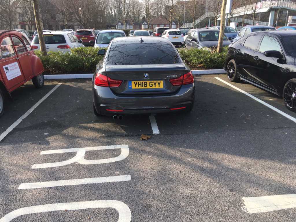 YH14 GYY displaying Selfish Parking
