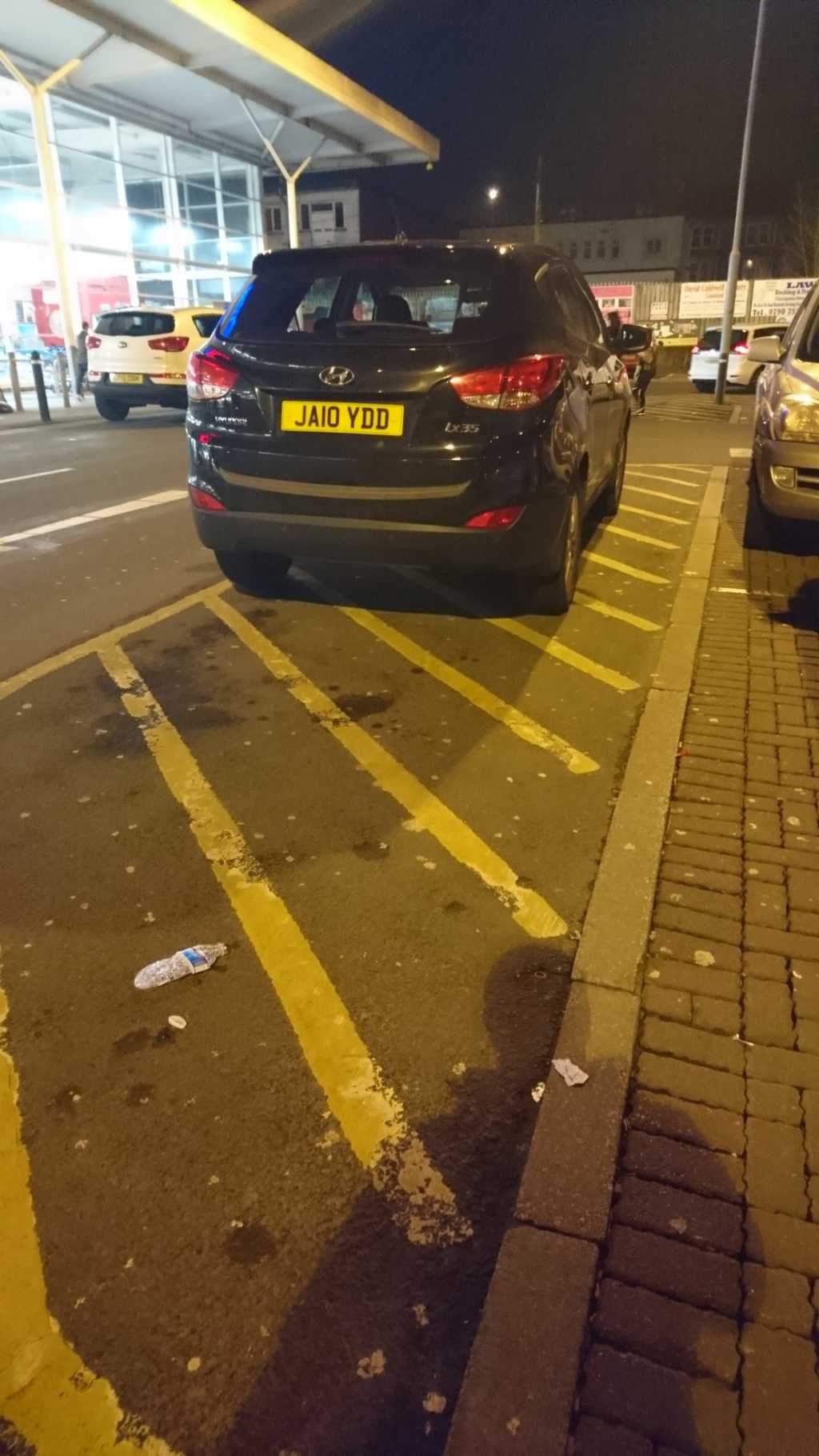 JA10 YDD is an Inconsiderate Parker