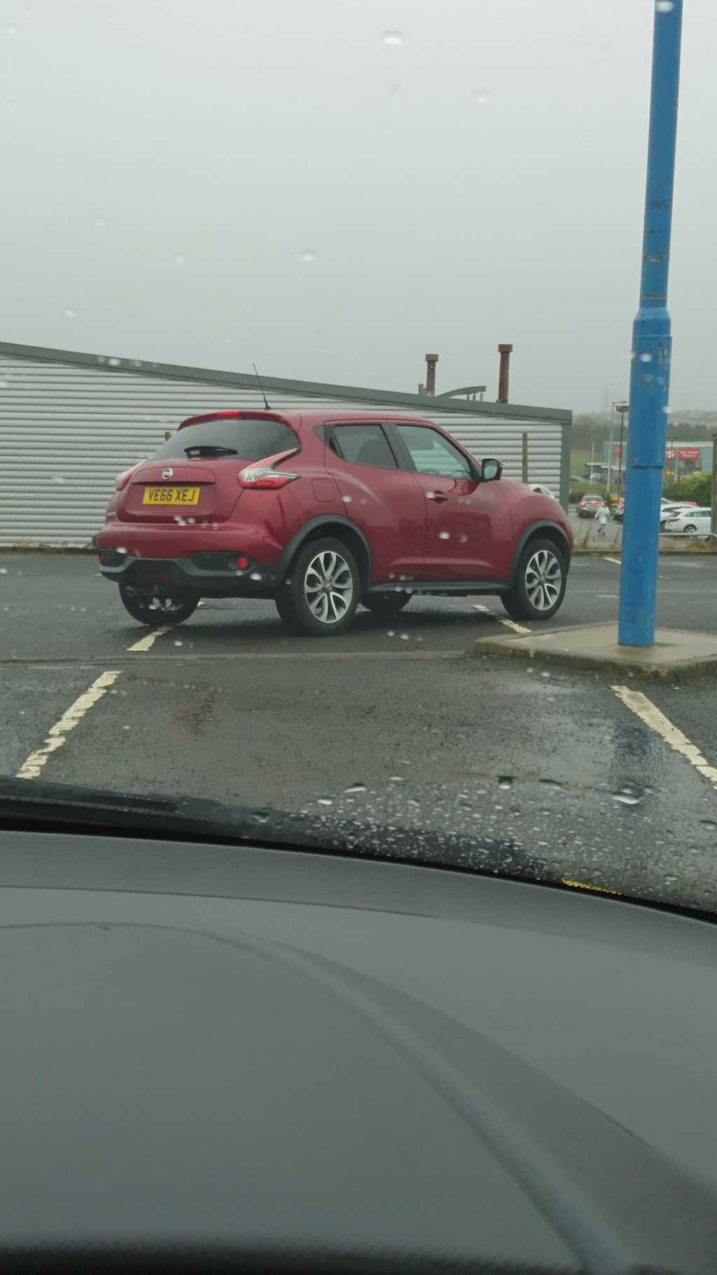 VE66 XEJ displaying Inconsiderate Parking