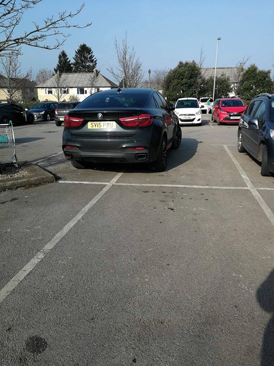 SV15 PZU displaying Selfish Parking