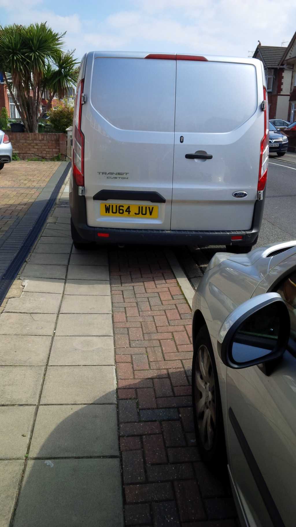 WU64 JUV displaying Inconsiderate Parking