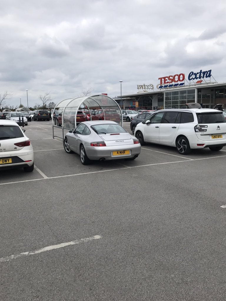 4 MHR displaying Selfish Parking